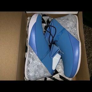 Westbrook why not Jordan shoes UNC COLORWAY